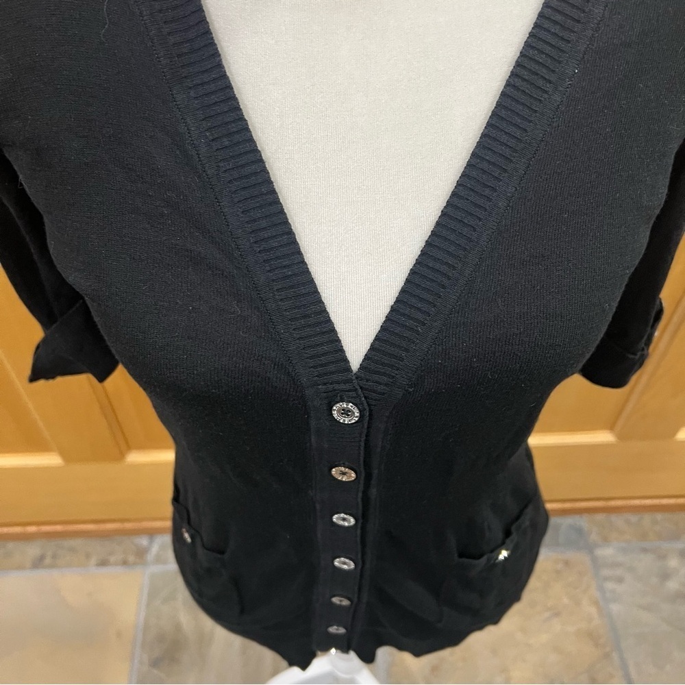 White House Black Market Cardigan Size M Black Short Sleeve Buttons V-neck - Picture 5 of 10